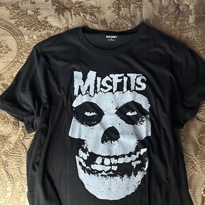 Old Navy Black Graphic Tee with White Skull Design Brand New